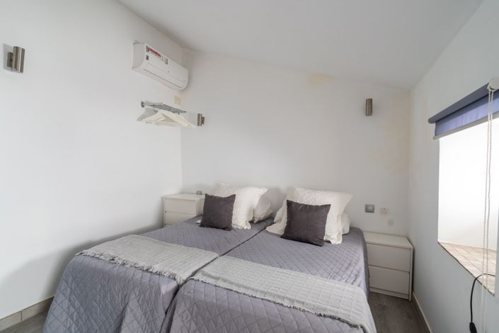 Image No.12-2 Bed Property for sale