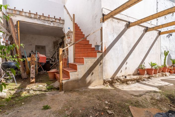 Image No.17-2 Bed Property for sale