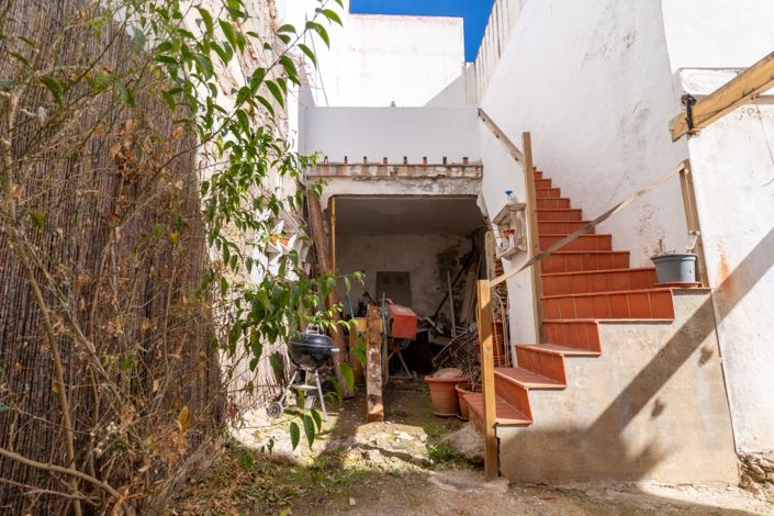 Image No.18-2 Bed Property for sale