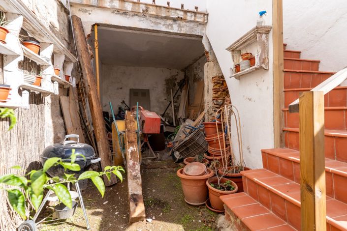 Image No.19-2 Bed Property for sale