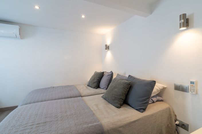 Image No.26-2 Bed Property for sale