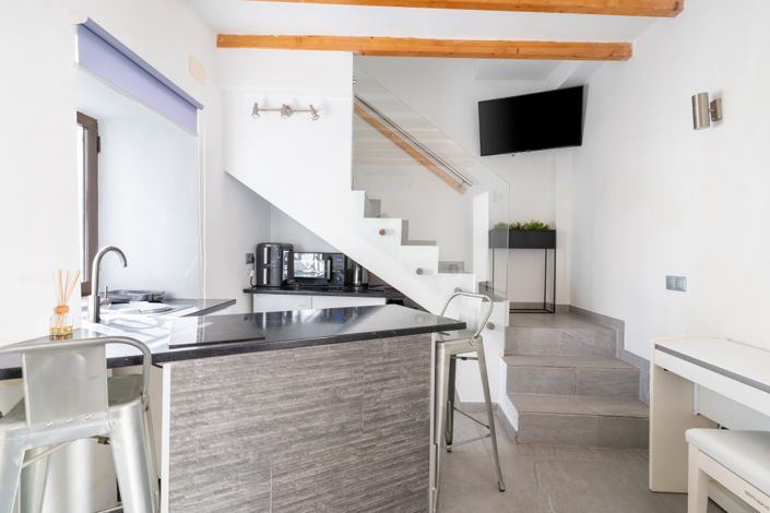 Image No.30-2 Bed Property for sale