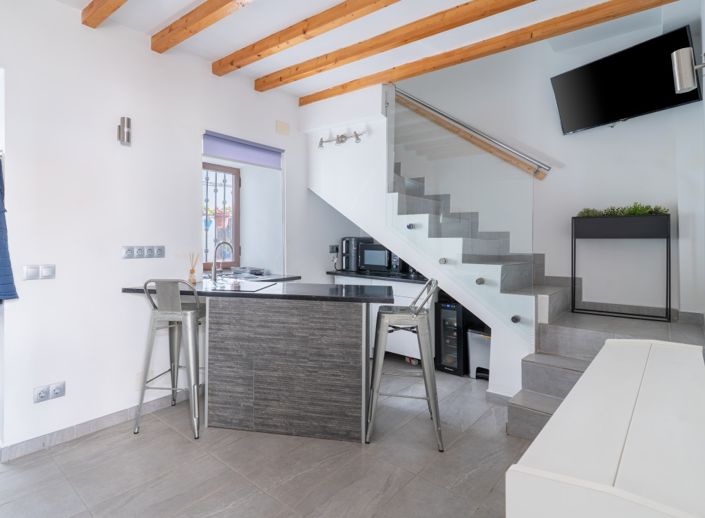 Image No.32-2 Bed Property for sale