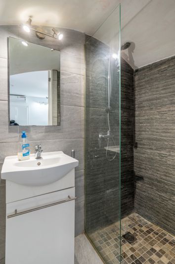 Image No.8-2 Bed Property for sale