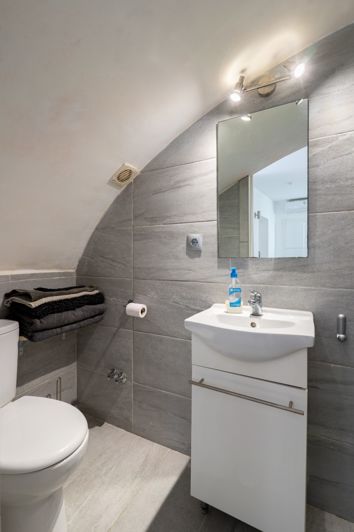 Image No.9-2 Bed Property for sale