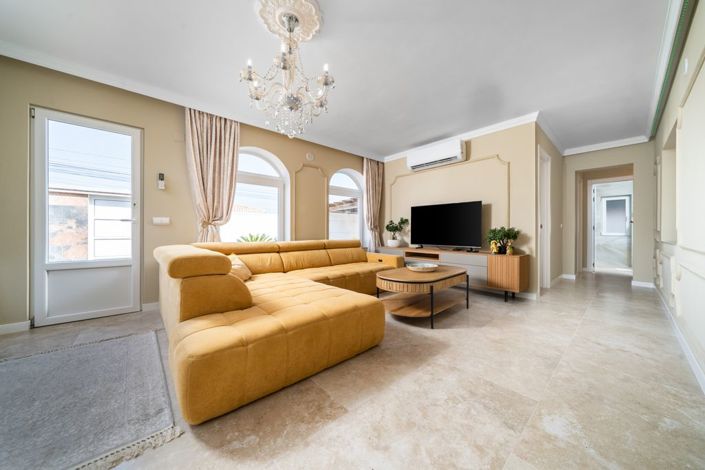 Image No.18-4 Bed Villa for sale