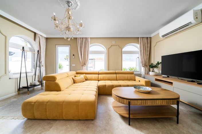 Image No.19-4 Bed Villa for sale