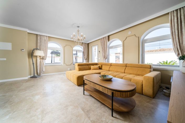 Image No.20-4 Bed Villa for sale