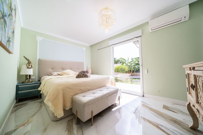 Image No.23-4 Bed Villa for sale