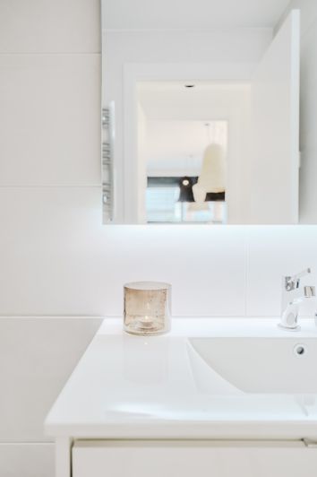 Image No.20-2 Bed Property for sale