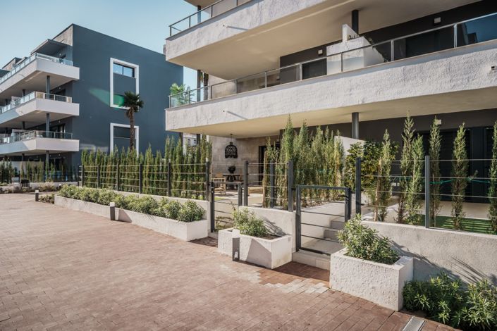 Image No.27-2 Bed Property for sale