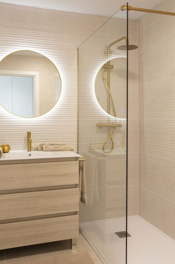 Image No.12-2 Bed Property for sale