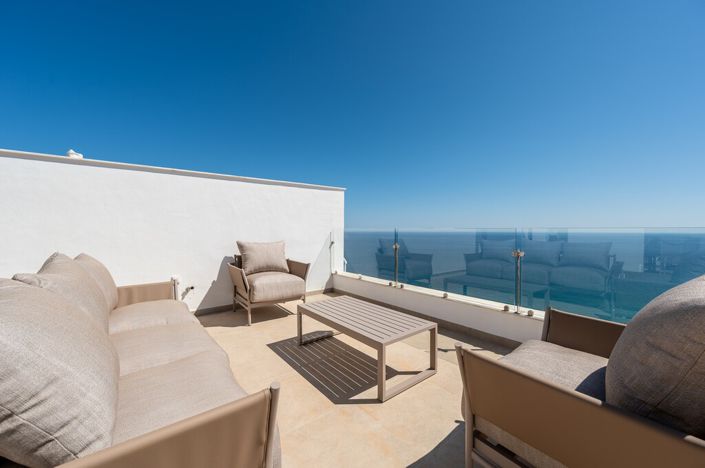 Image No.17-2 Bed Property for sale