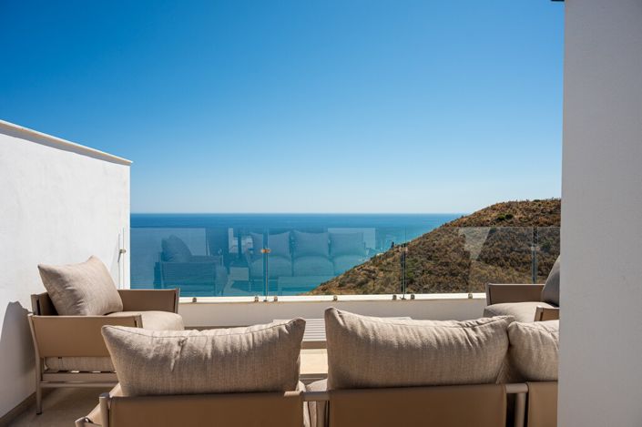Image No.18-2 Bed Property for sale