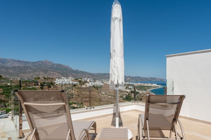 Image No.20-2 Bed Property for sale