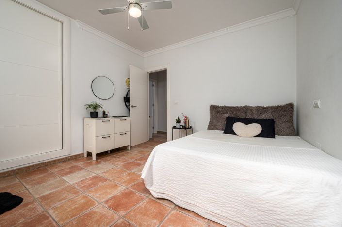 Image No.20-5 Bed Villa for sale