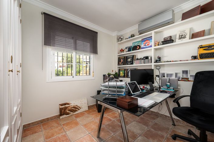 Image No.28-5 Bed Villa for sale