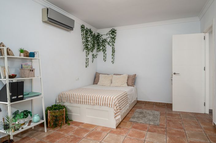 Image No.34-5 Bed Villa for sale