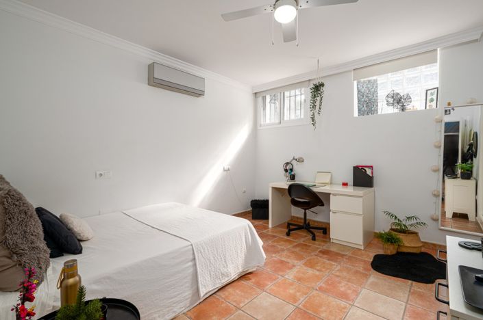 Image No.36-5 Bed Villa for sale