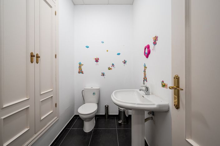 Image No.38-5 Bed Villa for sale