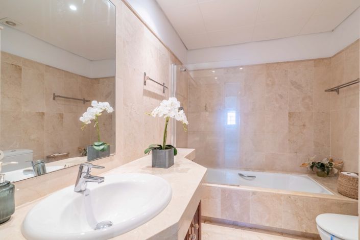 Image No.13-3 Bed Property for sale