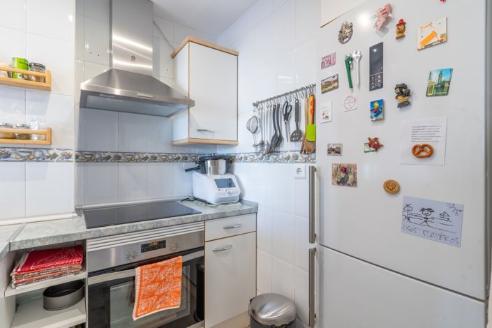 Image No.17-2 Bed Property for sale