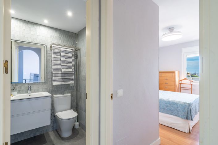 Image No.18-2 Bed Property for sale