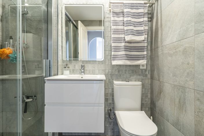 Image No.20-2 Bed Property for sale