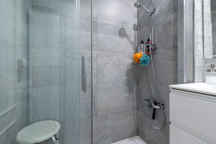 Image No.21-2 Bed Property for sale