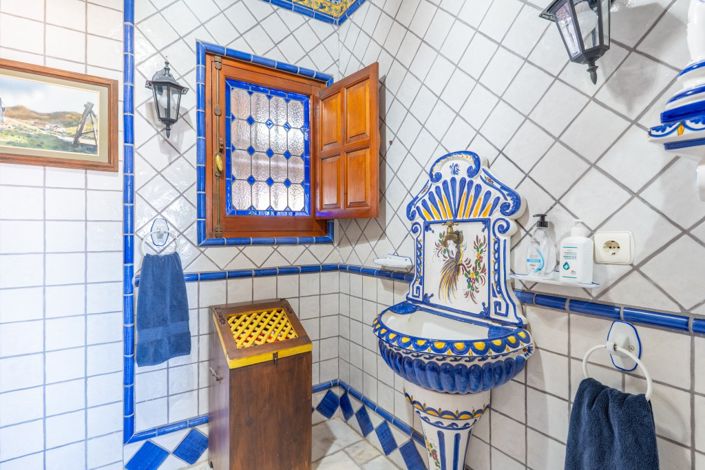 Image No.22-7 Bed Villa for sale