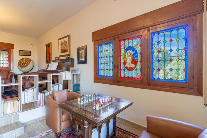 Image No.8-7 Bed Villa for sale