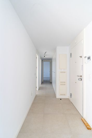 Image No.12-3 Bed Property for sale