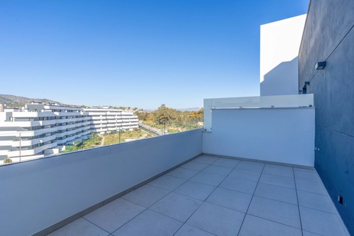 Image No.9-3 Bed Property for sale