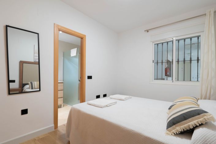 Image No.22-3 Bed Property for sale