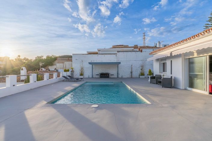 Image No.10-2 Bed Villa for sale