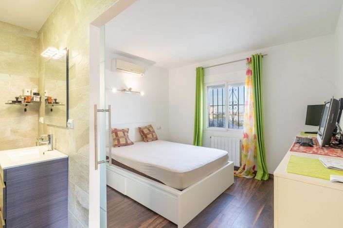 Image No.22-2 Bed Villa for sale