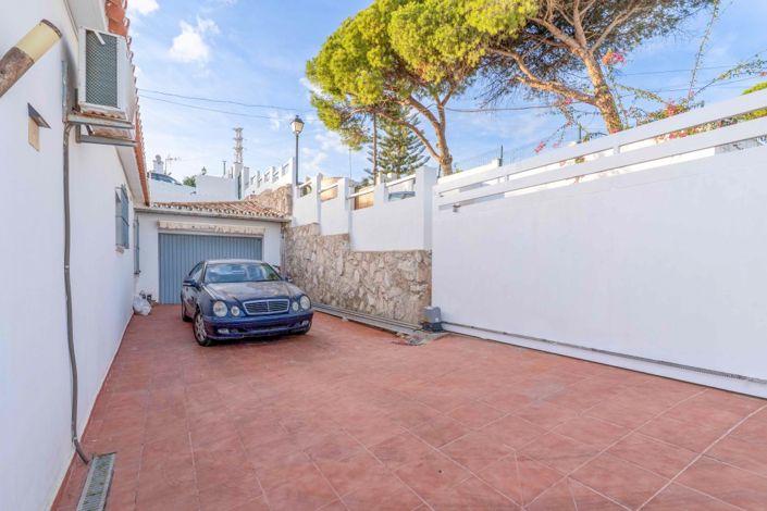 Image No.28-2 Bed Villa for sale