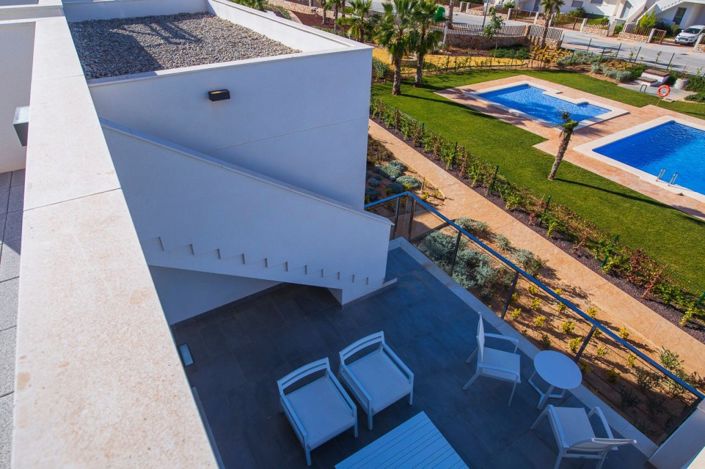 Image No.10-2 Bed Property for sale