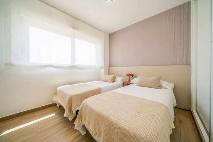 Image No.14-2 Bed Property for sale