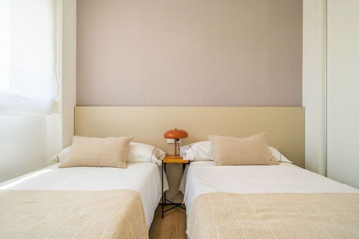 Image No.16-2 Bed Property for sale