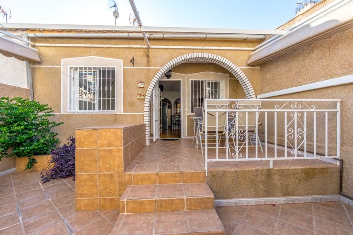 Image No.1-2 Bed Townhouse for sale