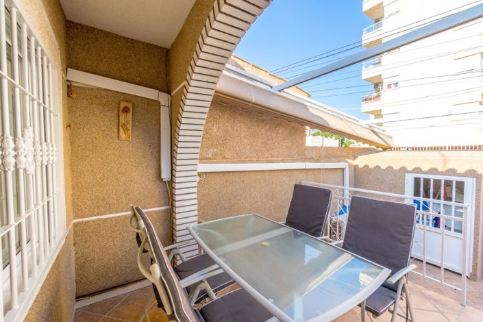 Image No.18-2 Bed Townhouse for sale