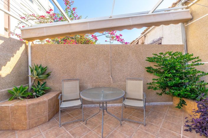 Image No.20-2 Bed Townhouse for sale