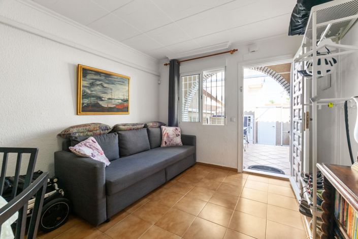 Image No.9-2 Bed Townhouse for sale