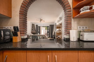 bzpaap118142948171024v01576