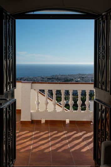 Image No.30-2 Bed Apartment for sale