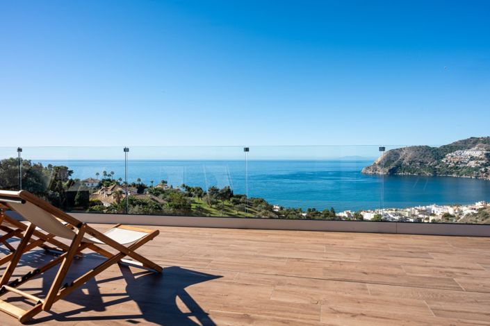 Image No.3-Villa de 4 chambres à vendre à Almuñécar