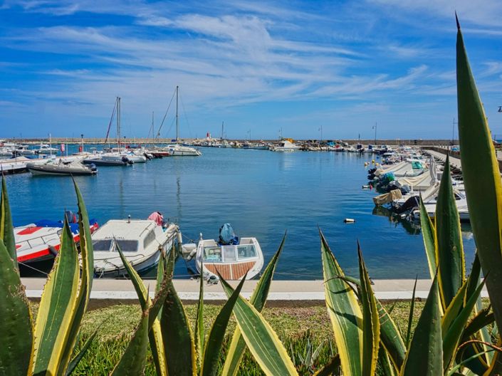 Image No.17-3 Bed Property for sale