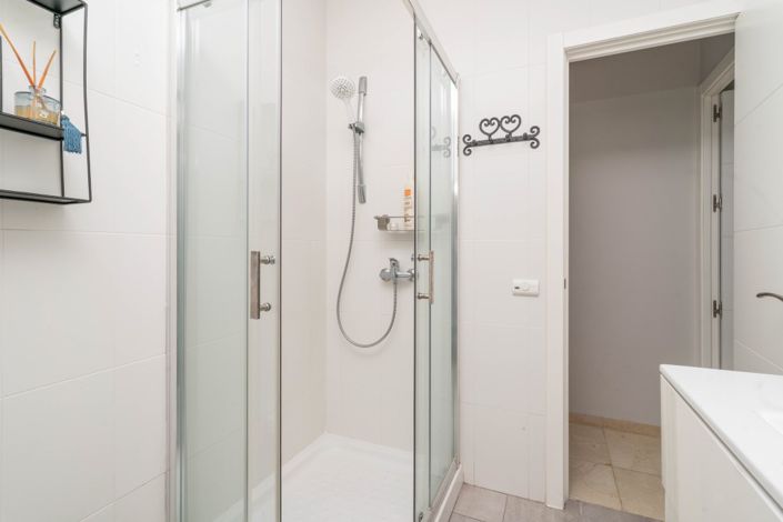 Image No.17-3 Bed Villa for sale