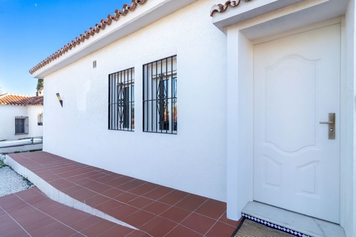 Image No.3-3 Bed Villa for sale